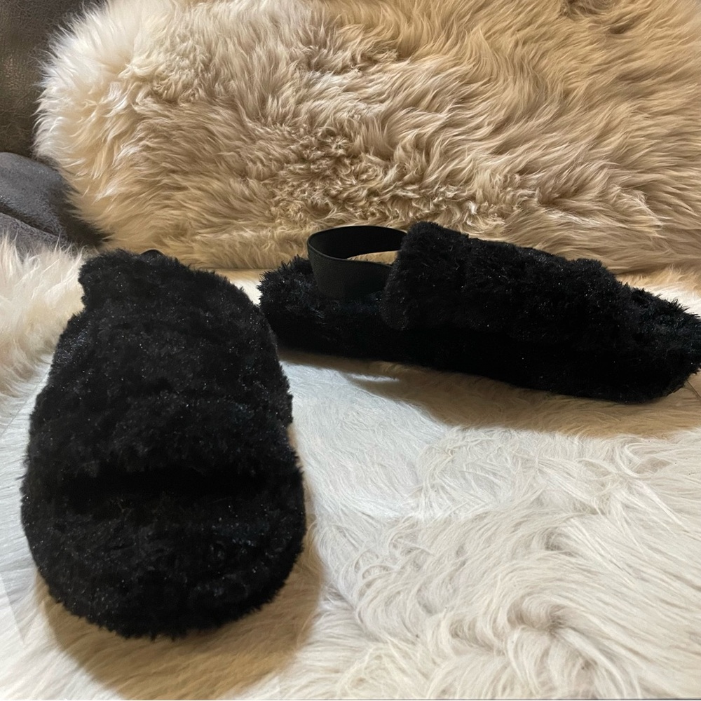 Black Fuzzy Slippers